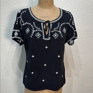 Talbots Women Black Embroidered Short Sleeve Tie Front Top Size Medium‎ Petite